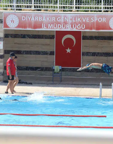 Yüzme Bilmeyen Kalmasın projesi Diyarbakır'da 35 bin kişiye ulaştı