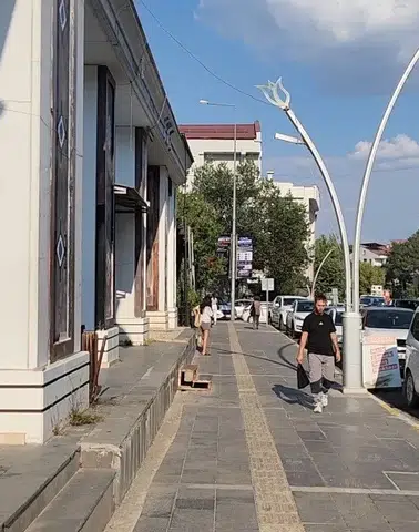 Tunceli'de 35 derece sıcakta Munzur Dağları'nda kar sürprizi