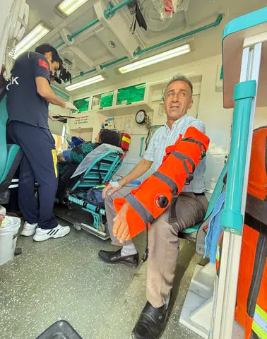 Yüksekova'da kafa kafaya çarpışma 10 yaralı