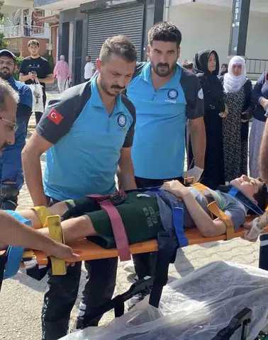Elazığ'da otomobille çarpışan bisikletteki 3 çocuk yaralandı