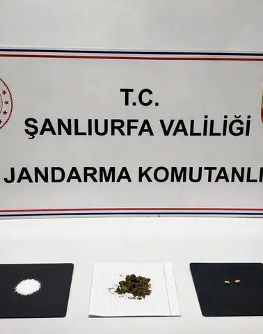Karaköprü ilçesinde düzenlenen uyuşturucu operasyonunda iki kişi yakalandı
