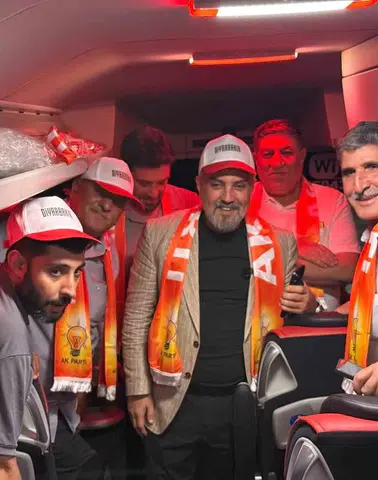 Diyarbakır teşkilatı AK Partinin 25'inci yıl kutlamaları için başkente gitti