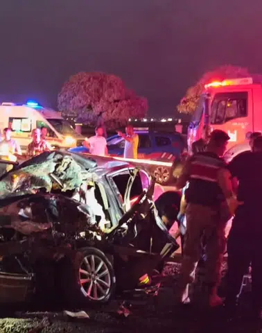 Mardin'de feci kaza: Hafriyat kamyonuna çarpan otomobilde 1 kişi öldü