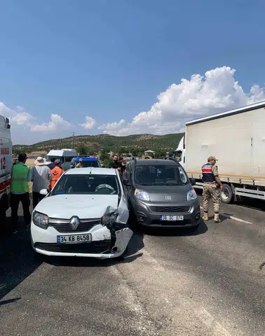 Bingöl-Muş karayolunda kaza 2 yaralı
