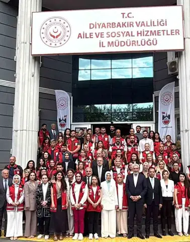 Evlilik kredisi alan gençlere iş ve konut desteği geliyor