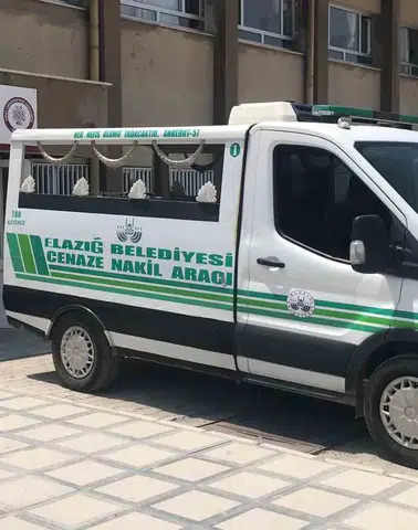 Elazığ Bingöl yolunda motosiklet yayaya çarptı bir kişi hayatını kaybetti