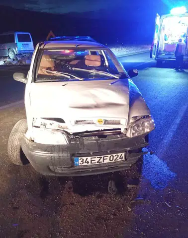 Van Muradiye yolunda iki otomobil çarpıştı