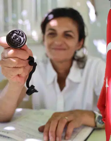Elazığ Ağın’da kadın muhtar 23 yıldır görevde
