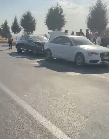 Batman Kozluk yolunda iki araç çarpıştı