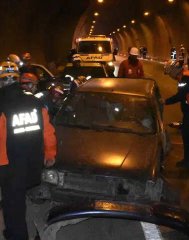 Bitlis 8 Ağustos Tüneli'nde gerçeği aratmayan kaza tatbikatı yapıldı