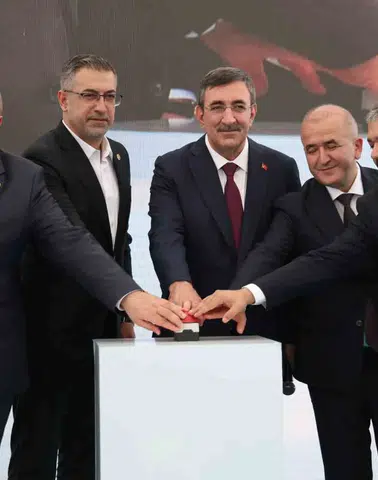 Cevdet Yılmaz Türkiye sağlık sistemindeki büyük dönüşümü Elazığ'da anlattı