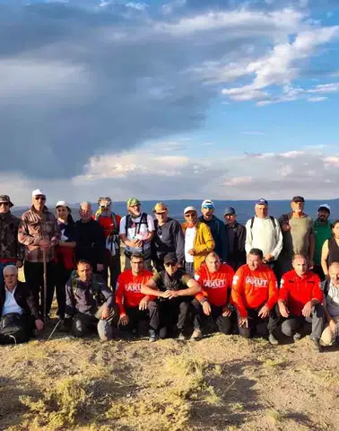 70 doğasever Nemrut Kalderası için 40 kilometre yürüdü