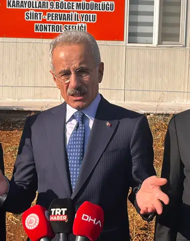 Ulaştırma Bakanı Uraloğlu Siirt'te ulaşım projelerini ve hedefleri açıkladı