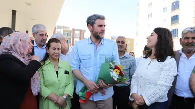 1995’te tutuklandı, 31 yıl sonra tahliye edildi: Kızıltepe’de çiçeklerle karşılandı