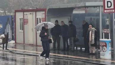 Diyarbakır'da yağmurlu pazar: Şemsiyesiz çıkmayın