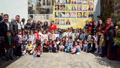 Diyarbakır’da anlamlı buluşma: 260 çocuk dengbêjlerle tanıştı