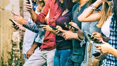 Z kuşağı, telefonla konuşmak yerine mesajlaşmayı tercih ediyor