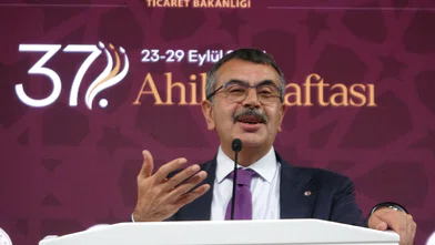 Bakan Tekin: Müfredatı hafiflettik, sınavları kaldırmıyoruz
