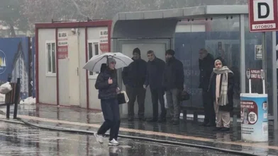 Diyarbakır'da yağmurlu pazar: Şemsiyesiz çıkmayın