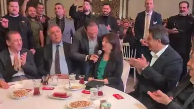 Pervin Buldan sahnede şarkıya eşlik etti! O anlar dikkat çekti