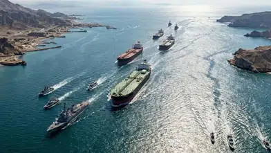 İran Hürmüz Boğazı'nı kapattığını duyurdu
