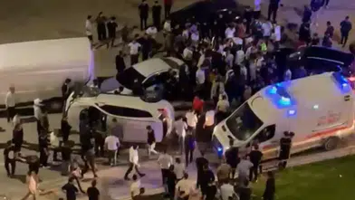 Yüksekova İpekyolu Caddesi üzerinde park halindeki araçlara çarpan otomobil dört kişiyi yaraladı