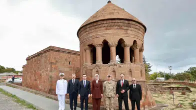 İçişleri Bakan Yardımcısı Yiğitbaşı Ahlat'ın Tarihi Mirasını Yerinde İnceledi