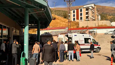 Şemdinli yolunda feci kaza: 2 yaşındaki Hafsa Nur bebek hayatını kaybetti