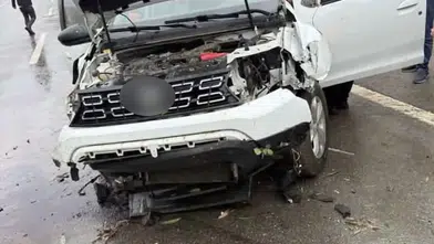Bingöl yolunda kaza yapan otomobil ağaca çarparak durabildi