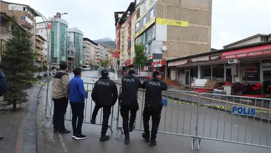 Hakkari’de temel kazısı binaları sarstı