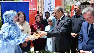 Hakkari’nin unutulmaya yüz tutan lezzetleri şölenle tanıtıldı