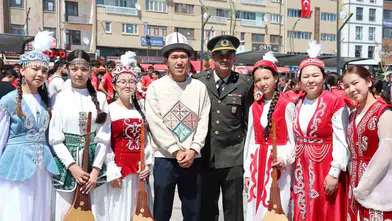 Elazığ 19 Mayıs kutlamalarında Kırgız rüzgarı esti