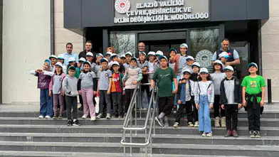 Elazığlı öğrenciler topladıkları kapaklarla çevre kirliliğine karşı harekete geçti