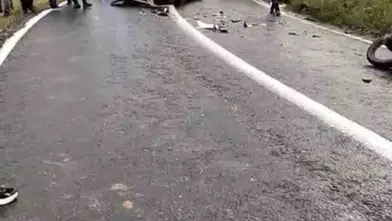 Çermik yolunda motosiklet ve otomobil çarpıştı