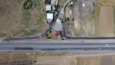 Siirt’in köylerine konforlu ulaşım için sıcak asfalt döşendi