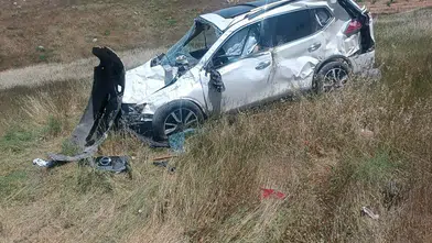 Batman yolunda kaza yapan otomobil şarampole uçtu