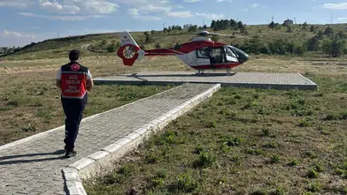Erciş'te minik bebeğin hayatı için gökyüzünde zamanla yarışıldı