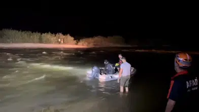 Garzan Çayı piknikçileri adada mahsur bıraktı