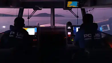Van Gölünde sürüklenen 7 kişi deniz polisinin müdahalesiyle kurtarıldı