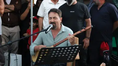Muş’un Varto ilçesinde doğa nöbeti: Mikail Aslan’dan JES projesine karşı türkülerle destek