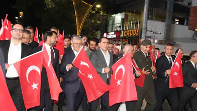 Bingöl'de düzenlenen 15 Temmuz anma töreninde demokrasi vurgusu öne çıktı. Şehitlerin anıldığı programda milli irade ve birlik mesajları verildi.