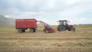 Muşlu besiciler kışa hazırlığı modern makinelerle hızlandırdı