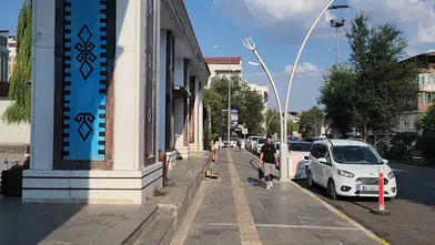 Tunceli'de 35 derece sıcakta Munzur Dağları'nda kar sürprizi