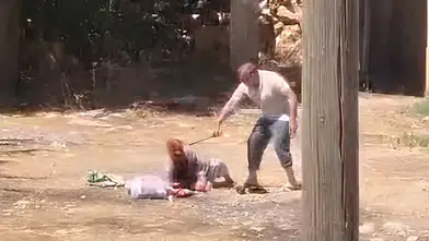 Şanlıurfa Bozova'da dehşet anları Oğlu 85 yaşındaki annesini sopayla dövdü