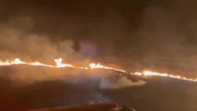 Elazığ Köprüdere köyündeki anız yangını ekiplerin müdahalesiyle söndürüldü