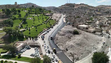 Şanlıurfa turizm yolunda asfalt yenileme çalışmaları hız kazandı