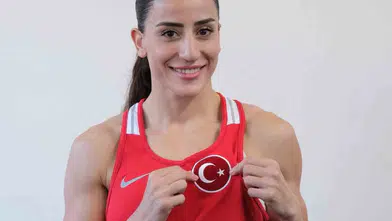 Elazığlı milli boksör Gizem Özer Avrupa üçüncüsü oldu