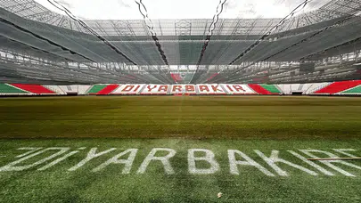 Diyarbakır Stadı Süper Lig’e hazırlanıyor: Hibrit çim dönemi başladı