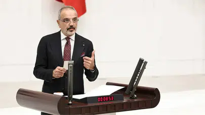 Sırrı Sakık'tan barış süreci mesajı: "Şimdi somut adımlar atılmalı"