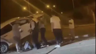 Batman'da kontrolden çıkan otomobil beton kaide üzerinde asılı kaldı